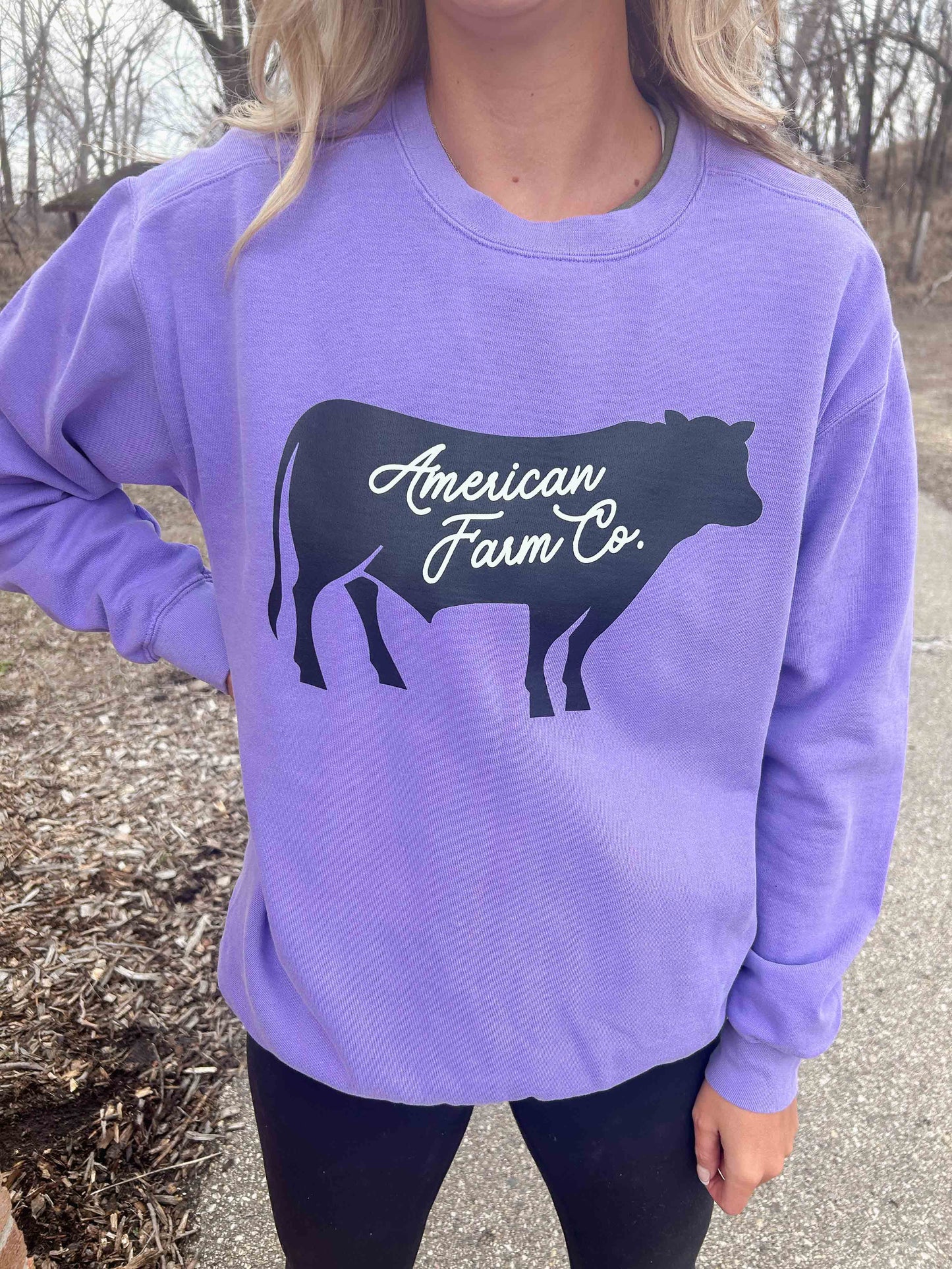 American Farm Co' Cow Lilac Crewneck